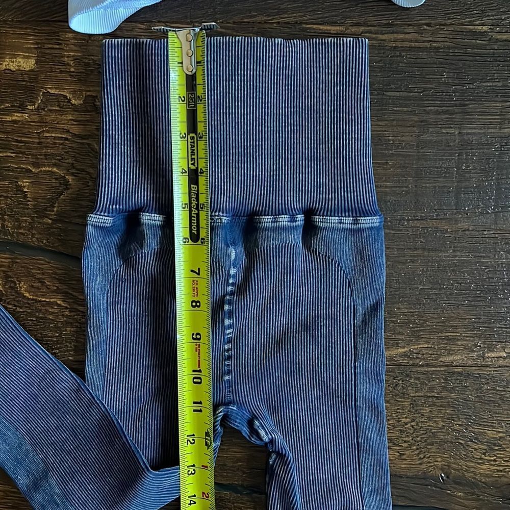 FP Movement Happiness Runs Ultra High-Rise 7/8 Leggings & Square Neck Crop - Picture 6 of 9